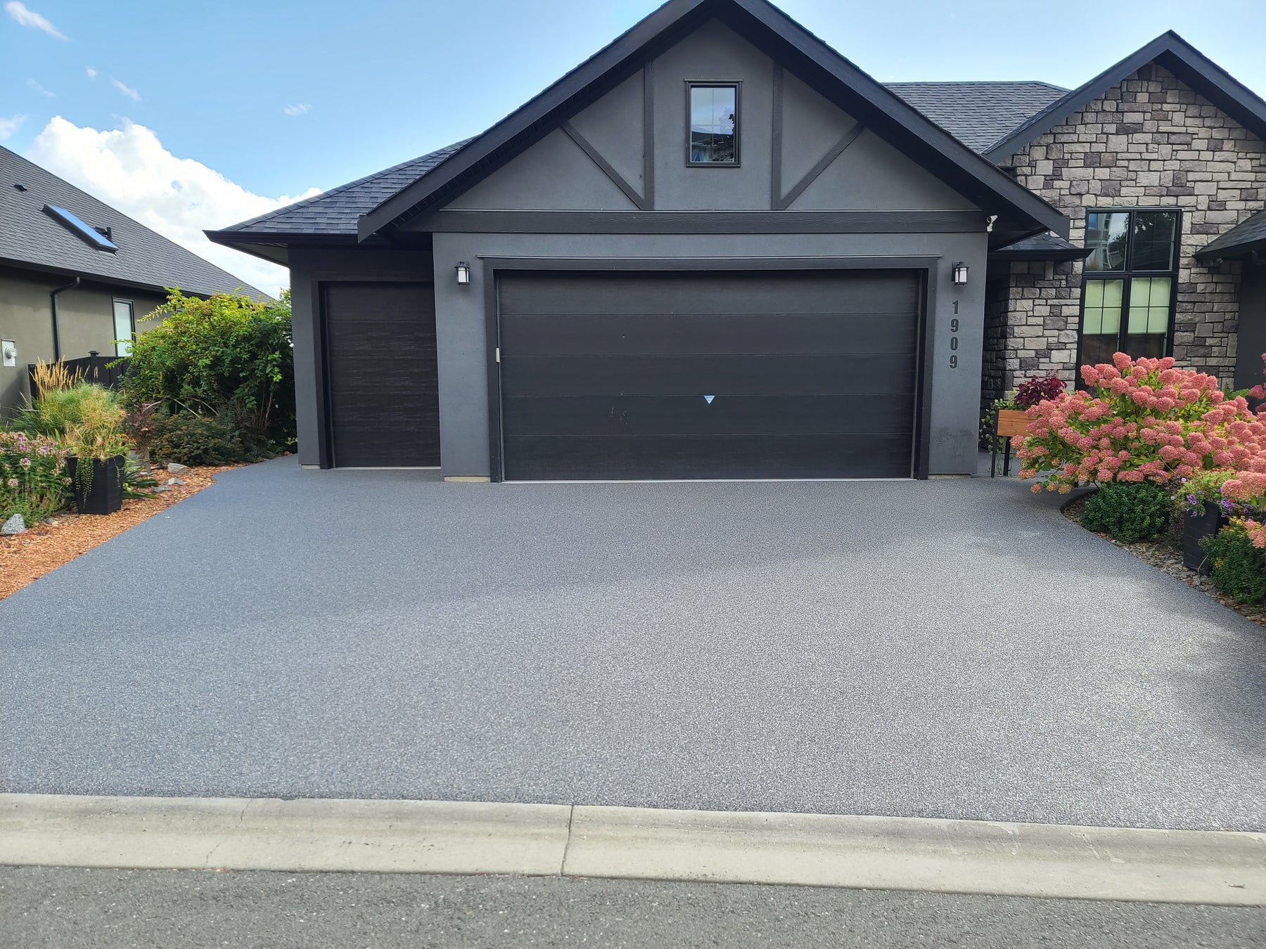 Vuba Stone inspiration Driveway Residential