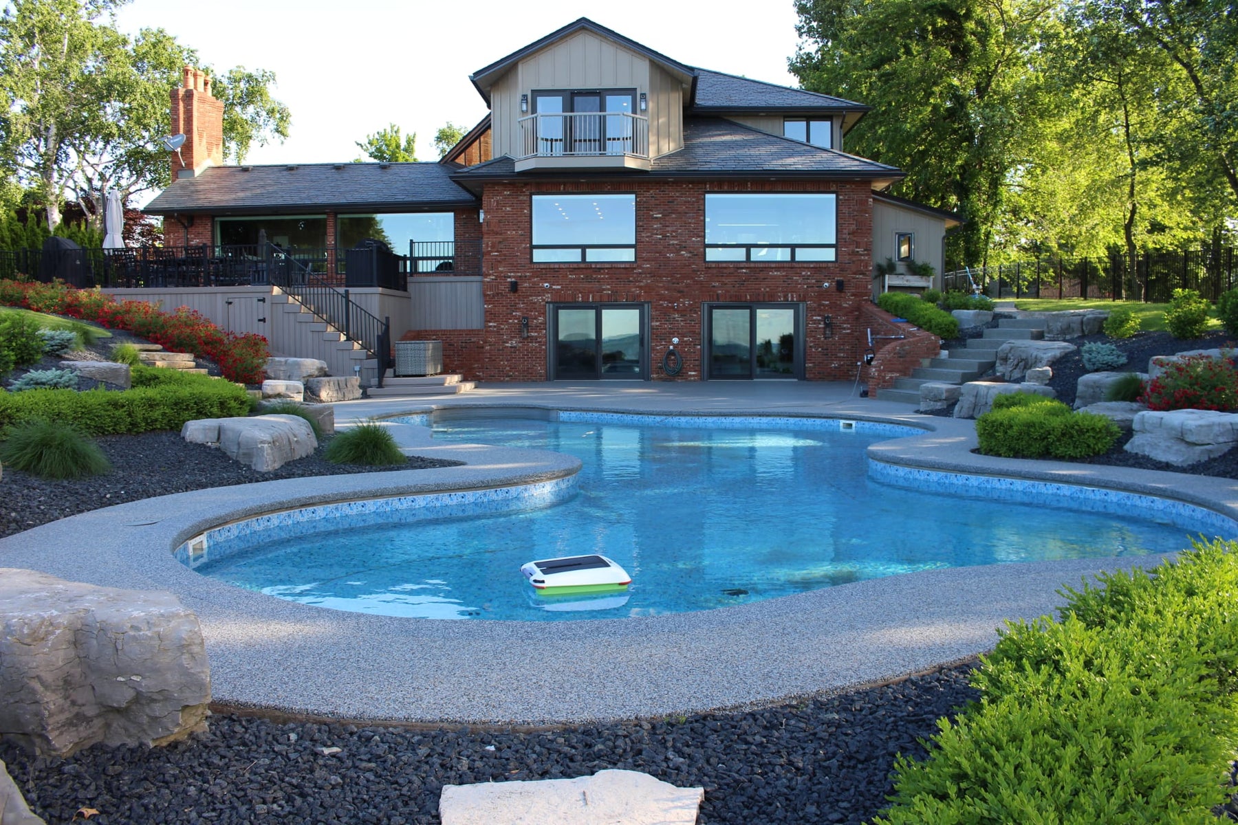 Vuba Stone inspiration Pool Deck Residential