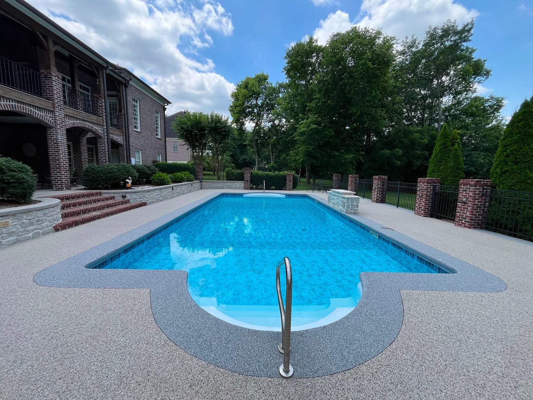 Vuba Stone inspiration Pool Deck Residential